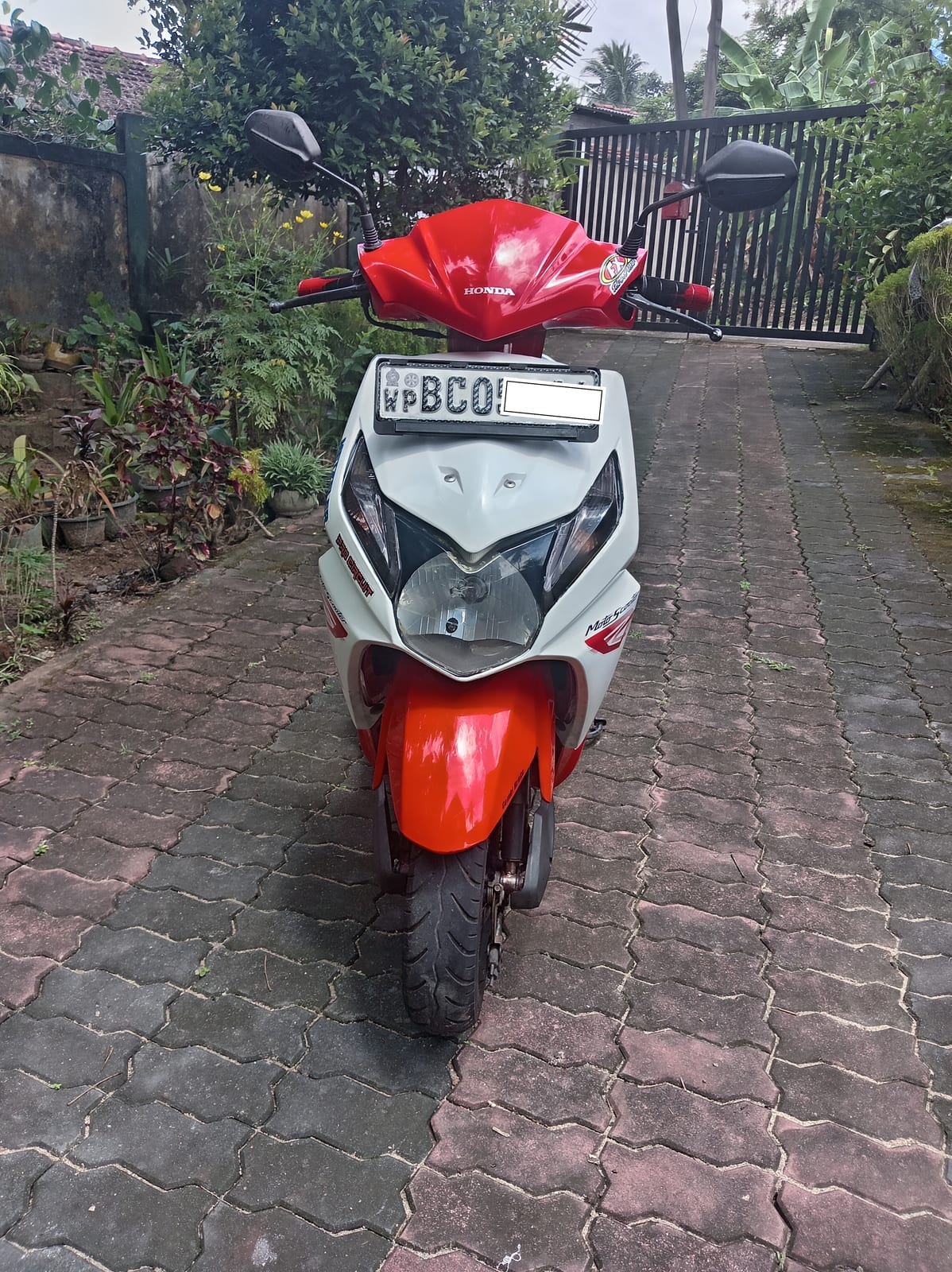 Honda Dio for rent in Unawatuna