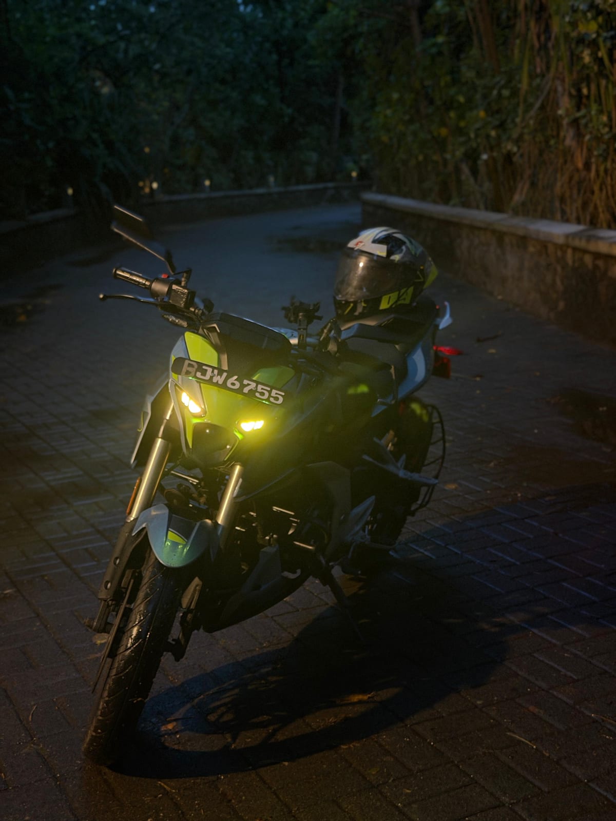 Bajaj N 160 PRIMIUM for rent