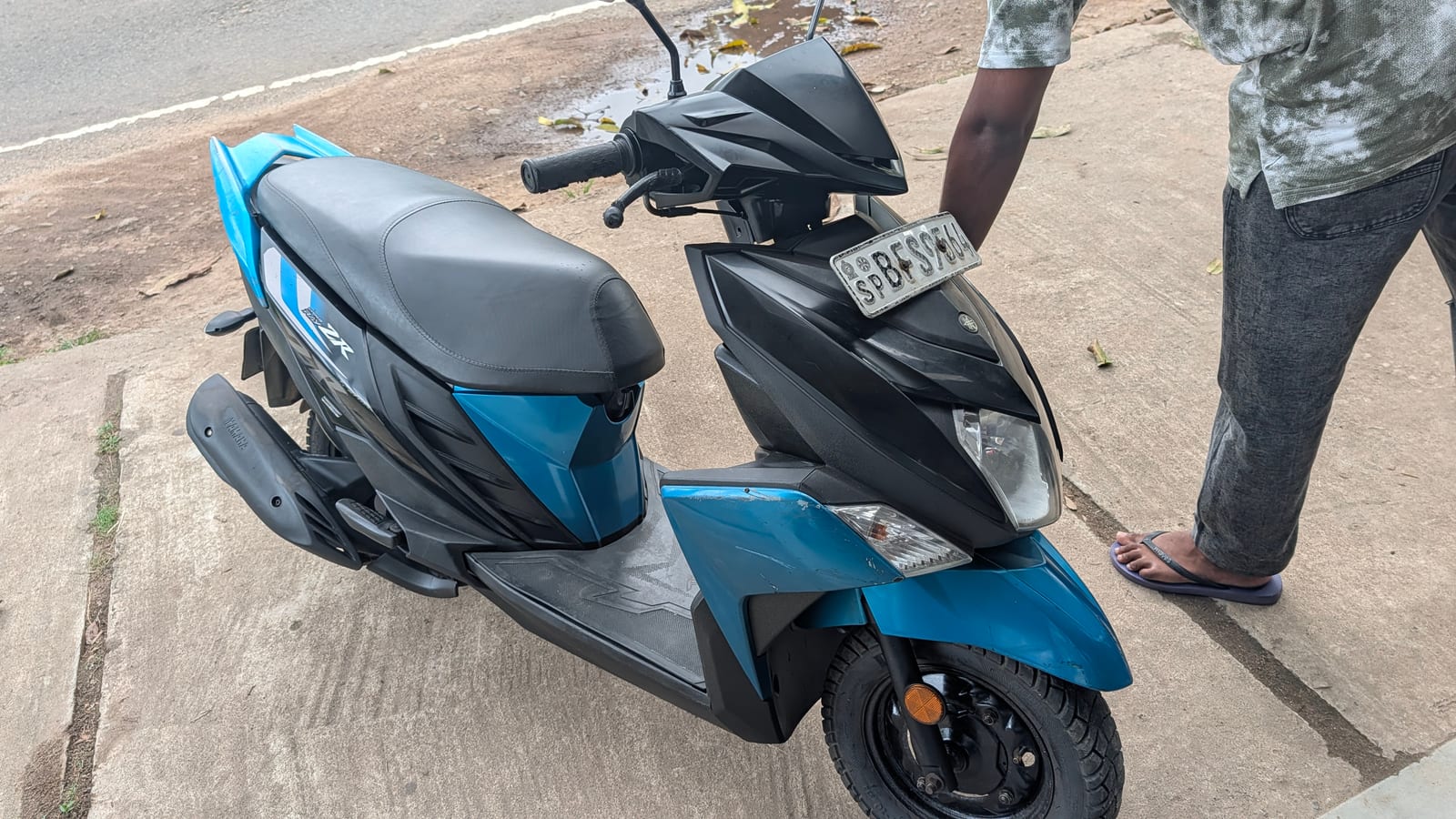 Yamaha Ray Zr for rent